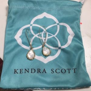 Kendra Scott Ear rings with dust bag